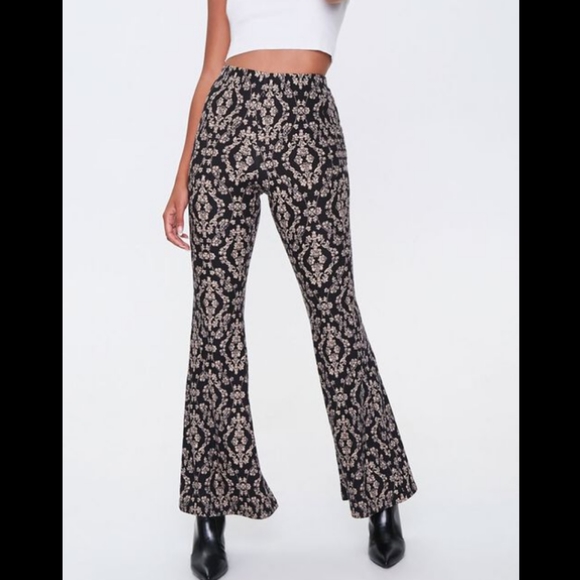 Forever 21 Pants - ✨5/$25✨ NWT Forever 21 baroque soft flare pant